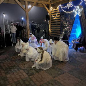 Jasełka i kiermasz bożonarodzeniowy